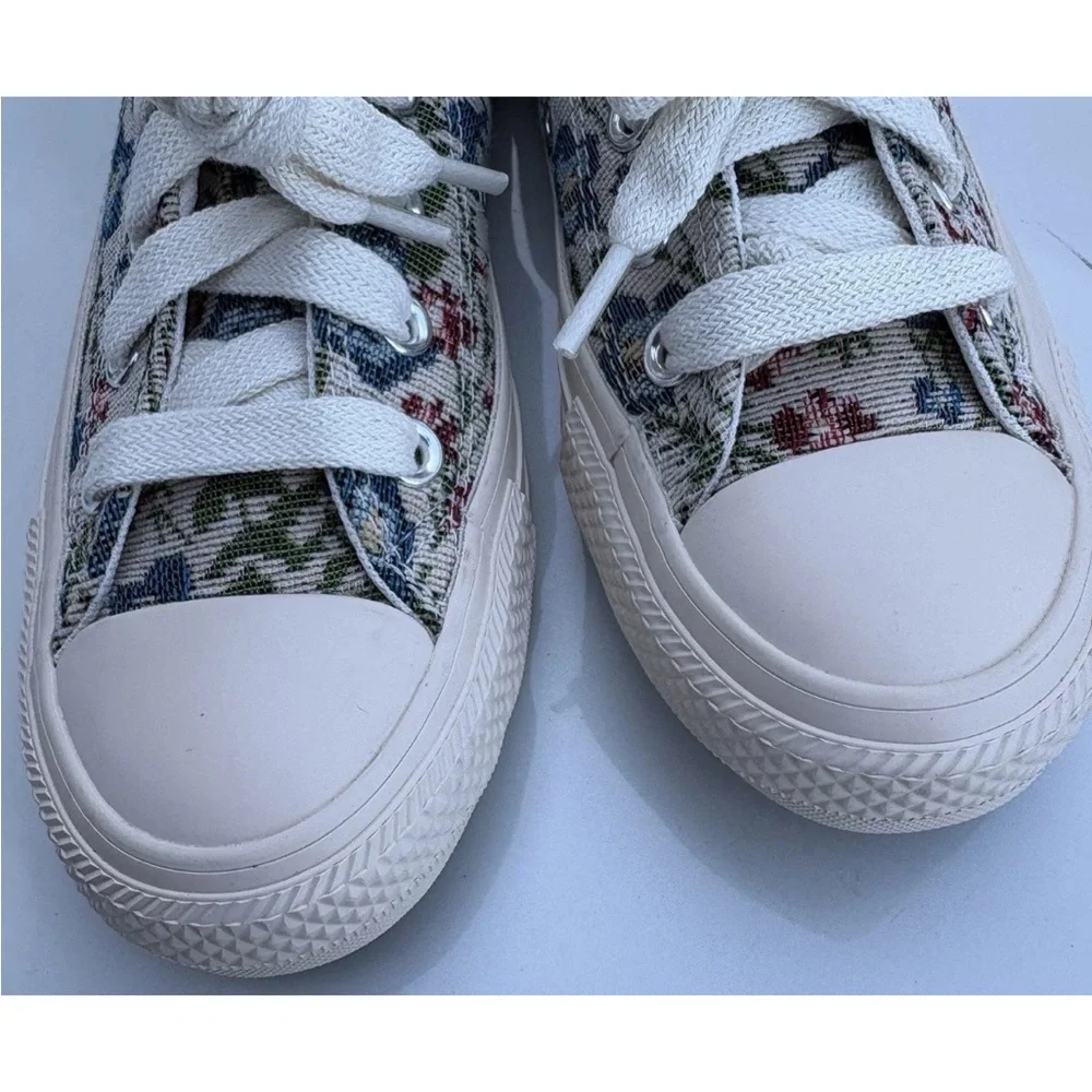 Converse Women's Floral Sneakers - White and Blue - Picture 6 of 16